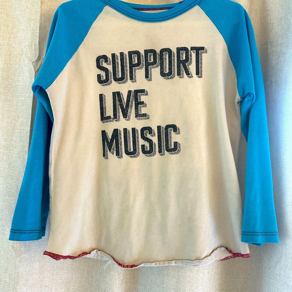 Rowdy Sprout
Support Live Music L/S Raglan Tee Blue × 1
Size 4t